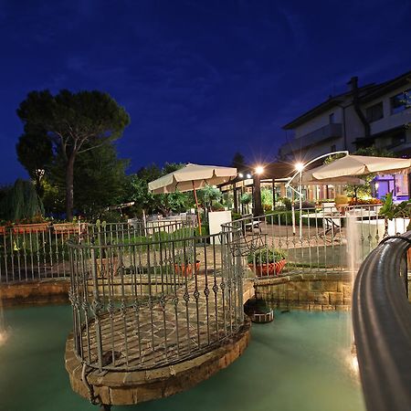 Hotel Tetto Delle Marche - Ristorante Dei Conti سينغولي المظهر الخارجي الصورة
