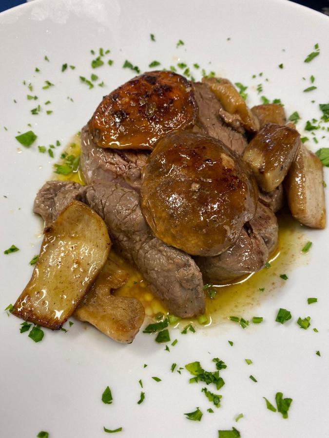 Hotel Tetto Delle Marche - Ristorante Dei Conti سينغولي المظهر الخارجي الصورة