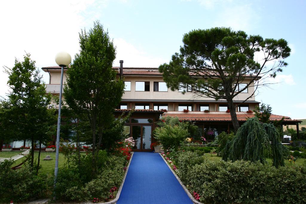 Hotel Tetto Delle Marche - Ristorante Dei Conti سينغولي المظهر الخارجي الصورة